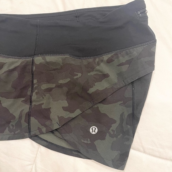 Lululemon SPEED UP SHORT *2.5" . Incognito Camo Multi Gator Green/Black . Size 6 - Picture 16 of 16